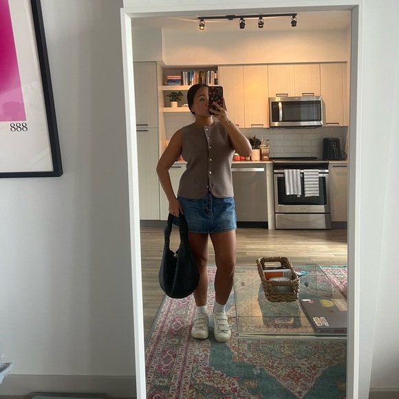 Meet your Posher, Katelyn - Picture 4 of 5